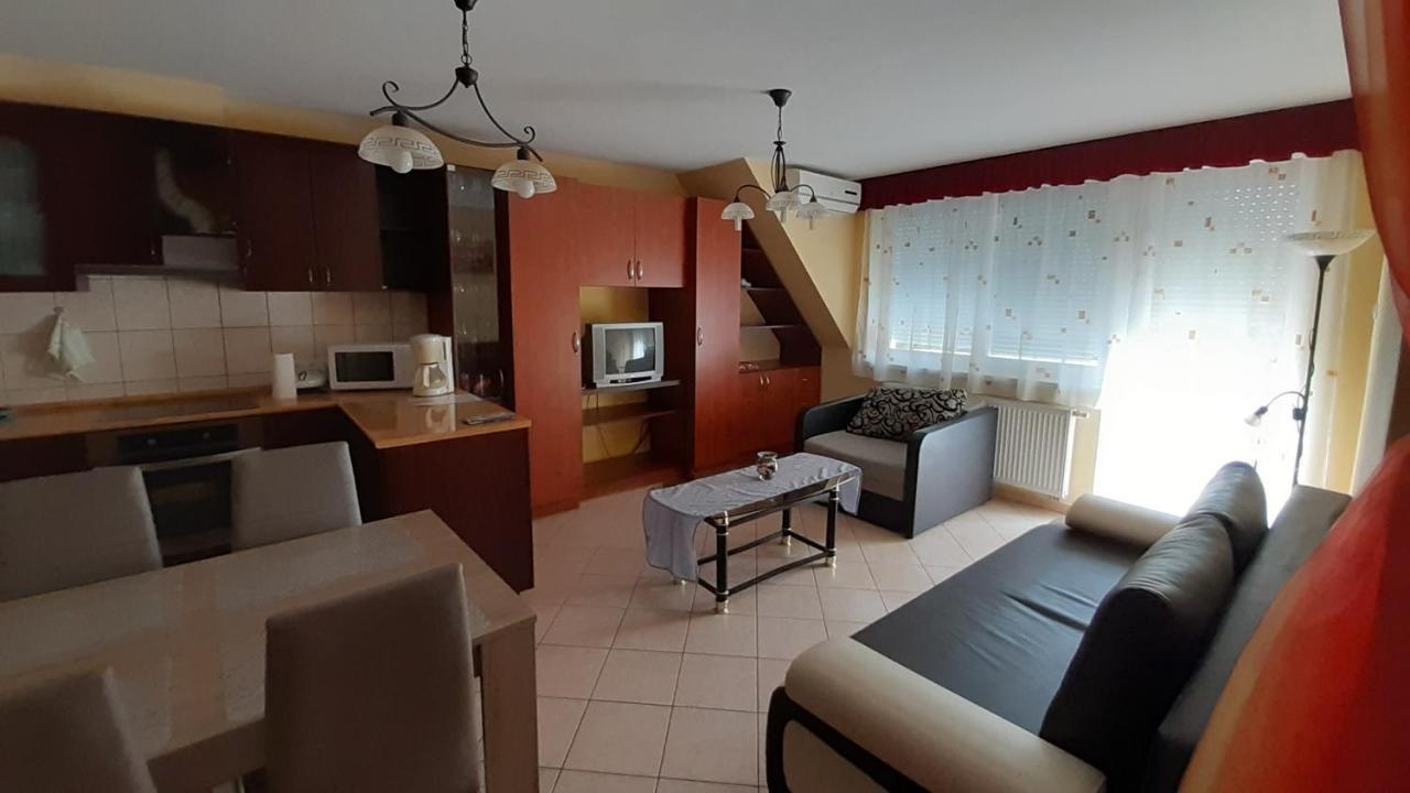 Elizabet Apartman A Belvarosban Szarvas Ngoại thất bức ảnh