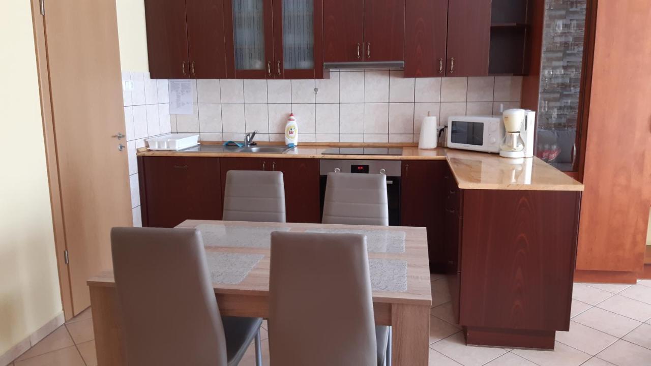 Elizabet Apartman A Belvarosban Szarvas Ngoại thất bức ảnh