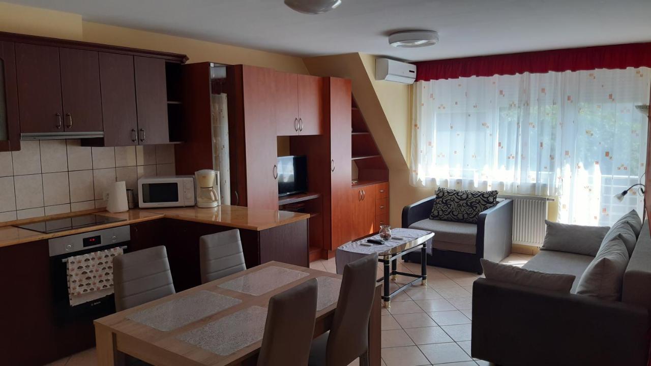 Elizabet Apartman A Belvarosban Szarvas Ngoại thất bức ảnh