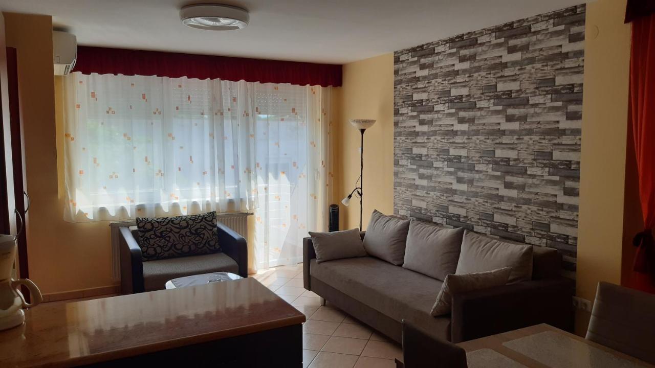 Elizabet Apartman A Belvarosban Szarvas Ngoại thất bức ảnh